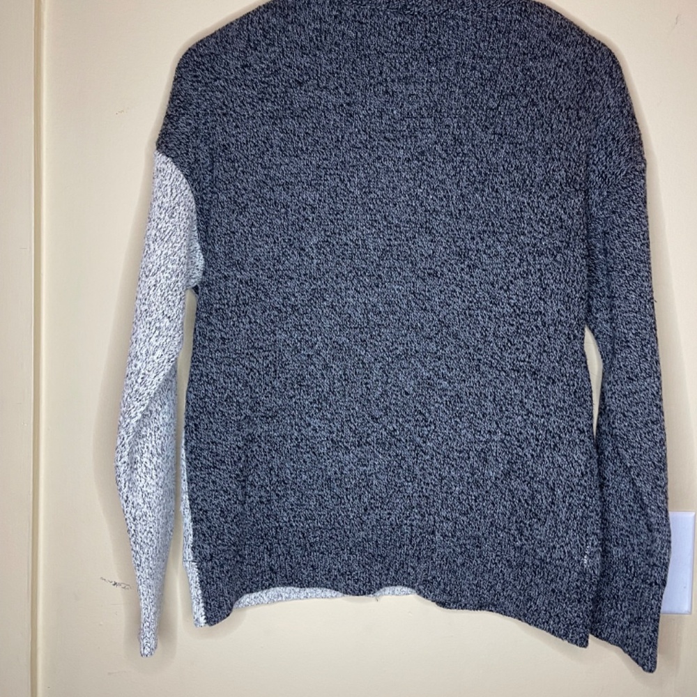 Taking a look cat sweater - Picture 5 of 6